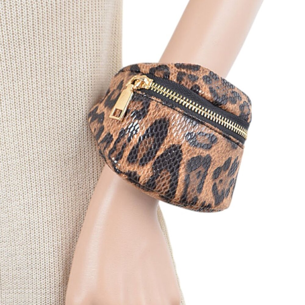 BNWT Mini Leopard Print Convertible Wrist Bag Crossbody Mini Bag Arm Bag